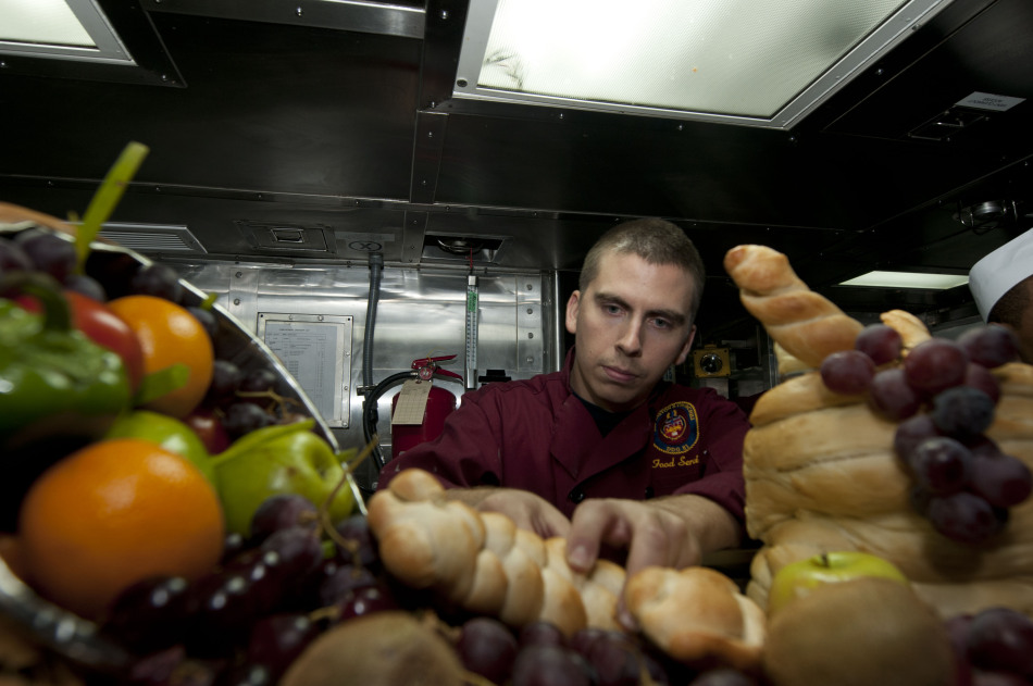 “ky.com”精选美食：胖干烧肥肠，麻辣水煮鱼，萝卜咸菜，鸡球菜心的做法(图3)