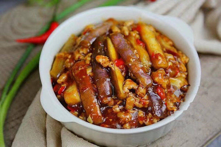 ‘kycom’
美食看看：茄子煲 客家酿豆腐 红油腐竹 酸菜炒粉条的做法(图1)