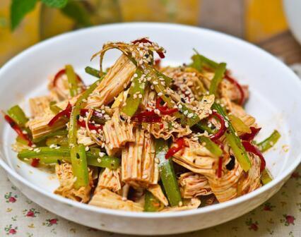 ‘kycom’
美食看看：茄子煲 客家酿豆腐 红油腐竹 酸菜炒粉条的做法(图4)