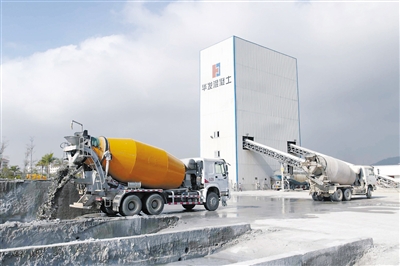 【ky com】海黄木原料稀缺 一块木板每斤价格超三万(图1) 【ky com】海黄木原料稀缺 一块木板每斤价格超三万(图1)