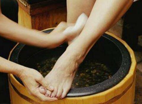 kycom|德拉克实木地板如此高端大气 靠的是安装和保养!(图1) ky com