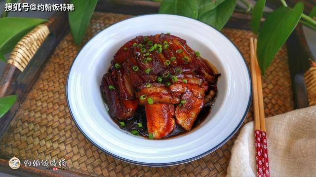 ky com_
曾经的宫廷食品 如今的人气美食 梅菜扣肉 肉烂味香 肥而不腻(图4)